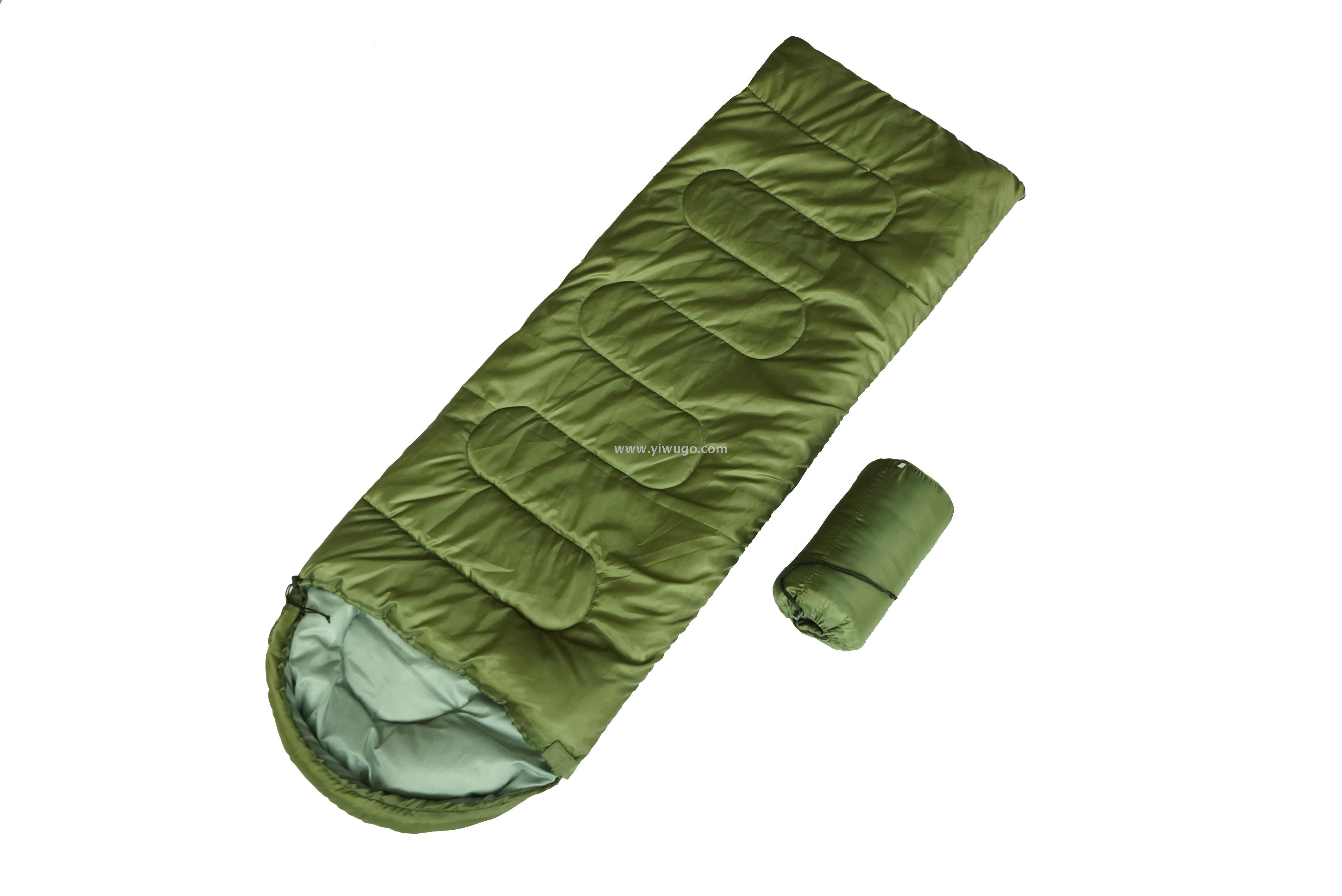 The 1.8kg winter monochrome outdoor hooded envelope makes it easy to carry an outdoor sleeping bag