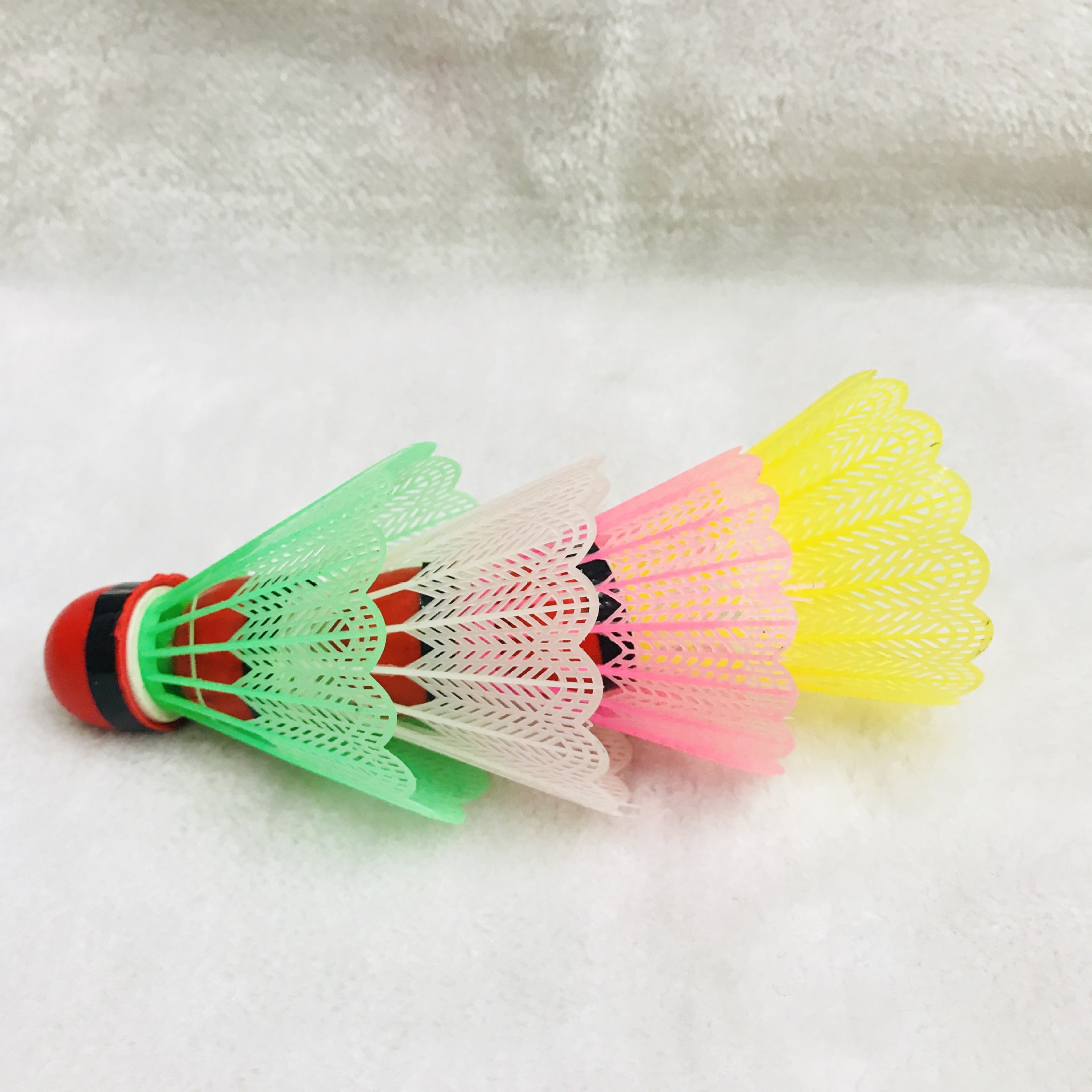 Factory direct selling color plastic badminton red leather head 6 children's entertainment training toys small wholesal Factory direct selling color plastic badminton red leather head 6 children's entertainment training toys small wholesal