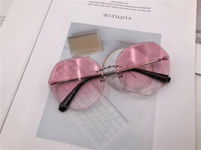 Stylish 2019 new stylish cut edge, ladies metallic, custom uv-proof stylish ladies
