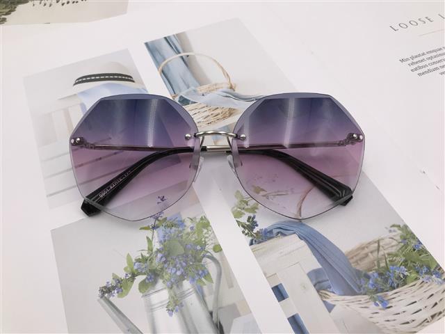 Stylish 2019 new stylish cut edge, ladies metallic, custom uv-proof stylish ladies