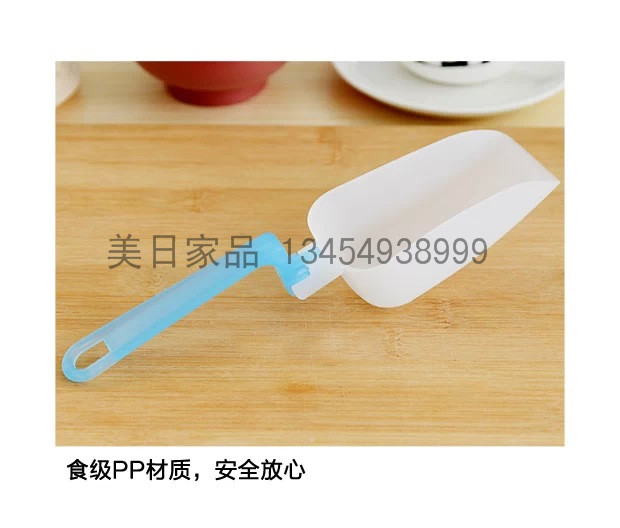 Japan KM 1058 creative kitchen ice scraper shovel shovel food folding kitchen spatula Japan KM 1058 creative kitchen ice scraper shovel shovel food folding kitchen spatula