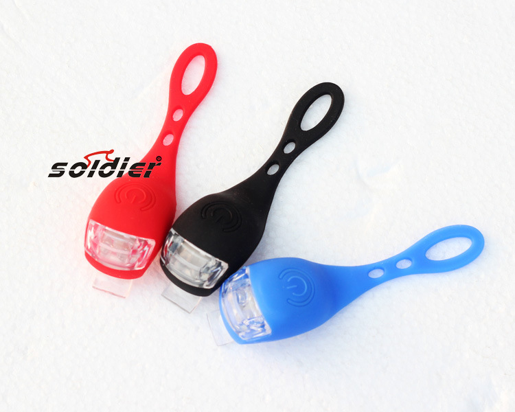Mountain silicone lamp wind wheel bicycle lamp special two CARDS /023 frog lamp Mountain silicone lamp wind wheel bicycle lamp special two CARDS /023 frog lamp