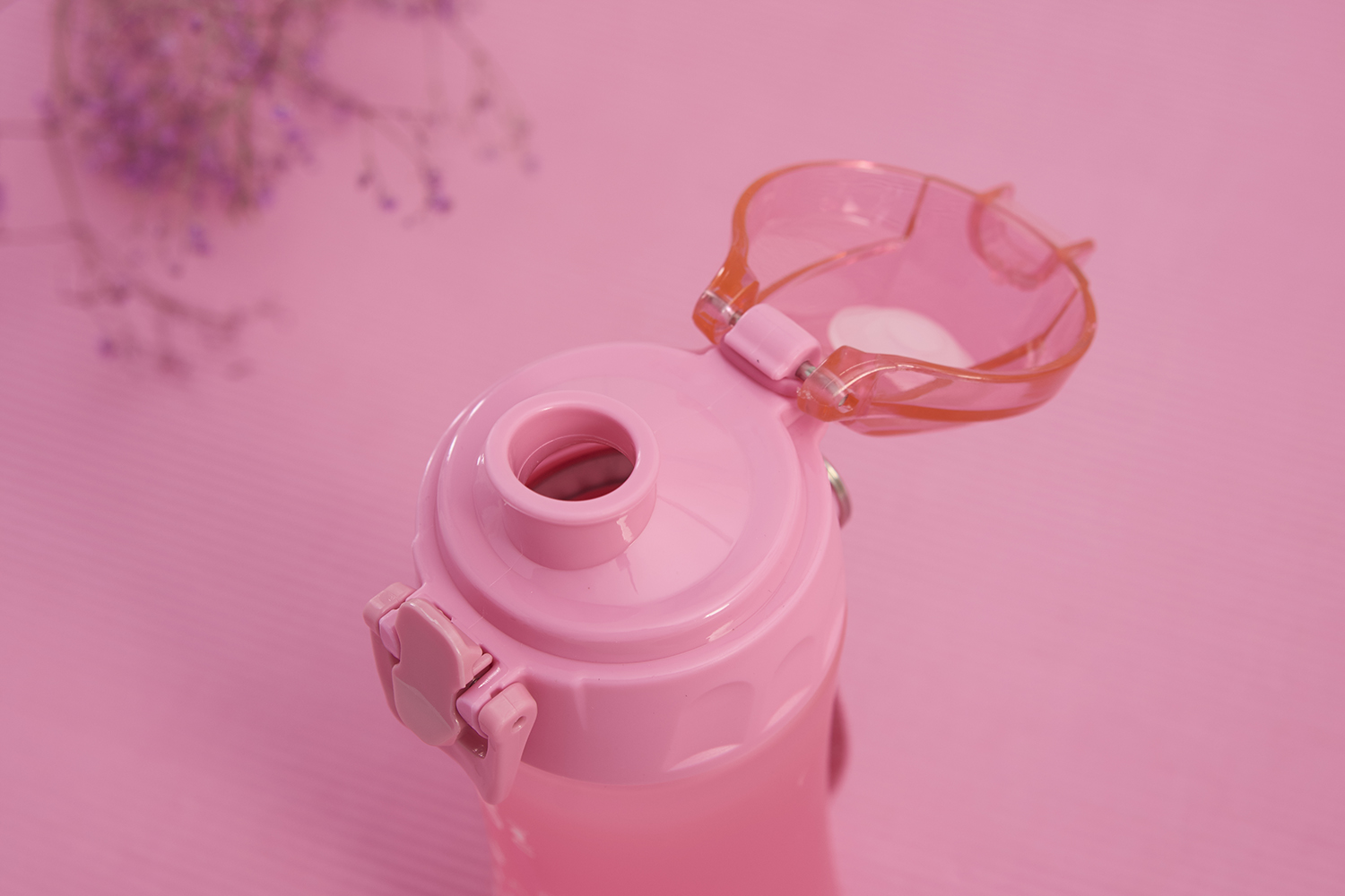 Outdoor space cup 450ML plastic portable cover love sea sports cup Outdoor space cup 450ML plastic portable cover love sea sports cup