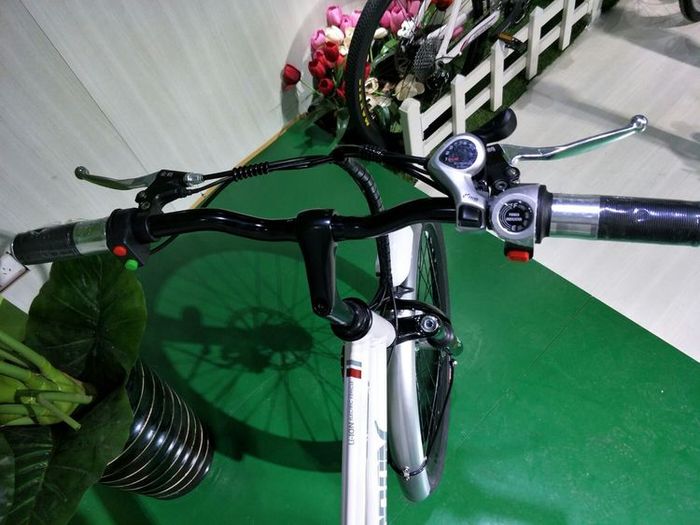 Mary 24 inch high-end 40-50km aluminum alloy USB charging folding electric bicycle Mary 24 inch high-end 40-50km aluminum alloy USB charging folding electric bicycle