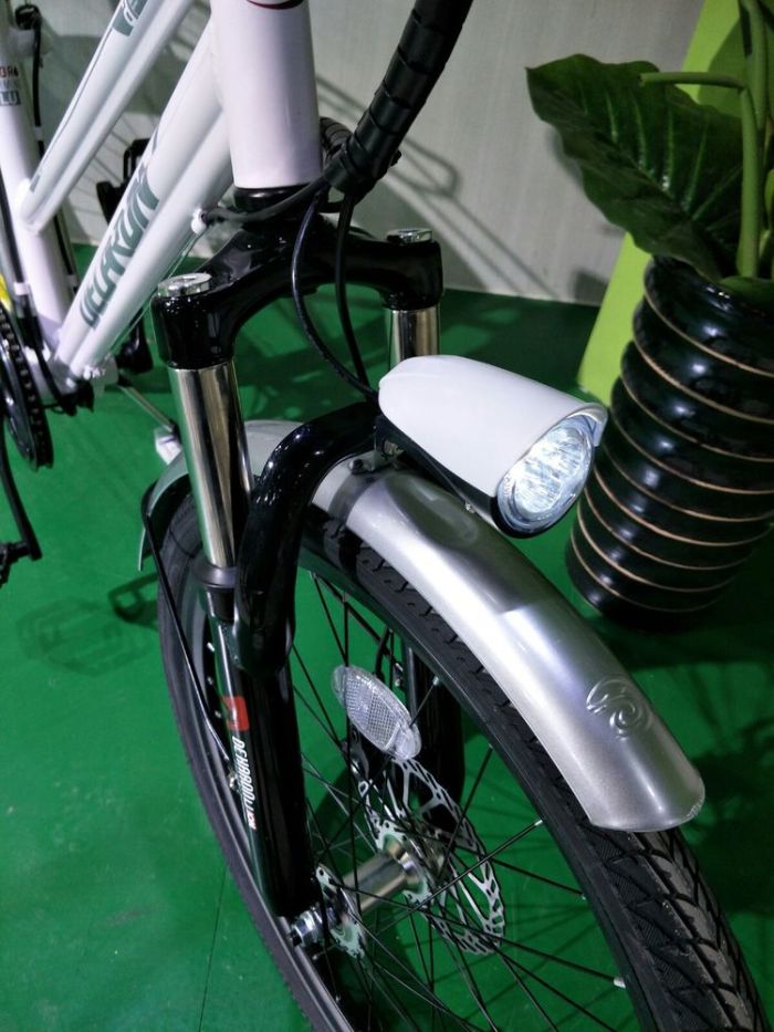 Mary 24 inch high-end 40-50km aluminum alloy USB charging folding electric bicycle Mary 24 inch high-end 40-50km aluminum alloy USB charging folding electric bicycle