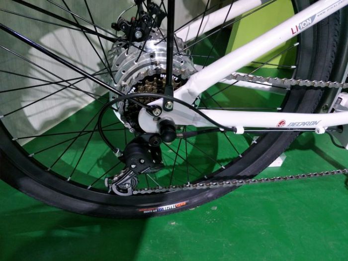 Mary 24 inch high-end 40-50km aluminum alloy USB charging folding electric bicycle Mary 24 inch high-end 40-50km aluminum alloy USB charging folding electric bicycle