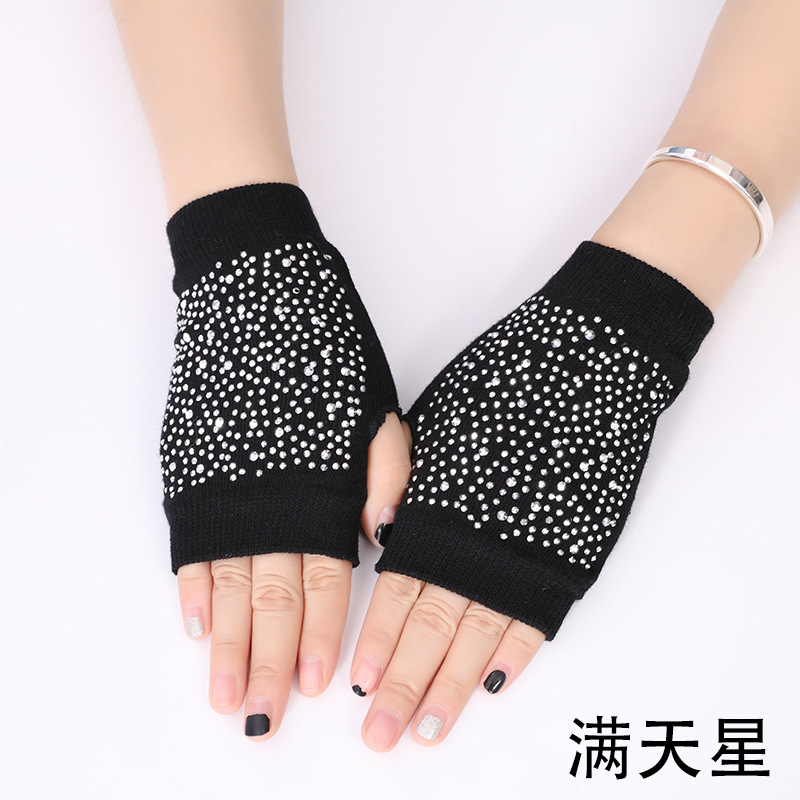 2018 new cool water drill rivet student open-finger sailor dance gloves five-coded star half-finger knitted gloves