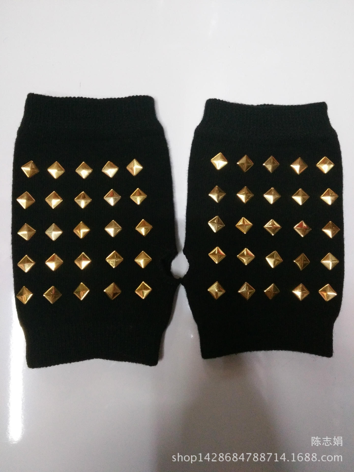 2018 new cool water drill rivet student open-finger sailor dance gloves five-coded star half-finger knitted gloves