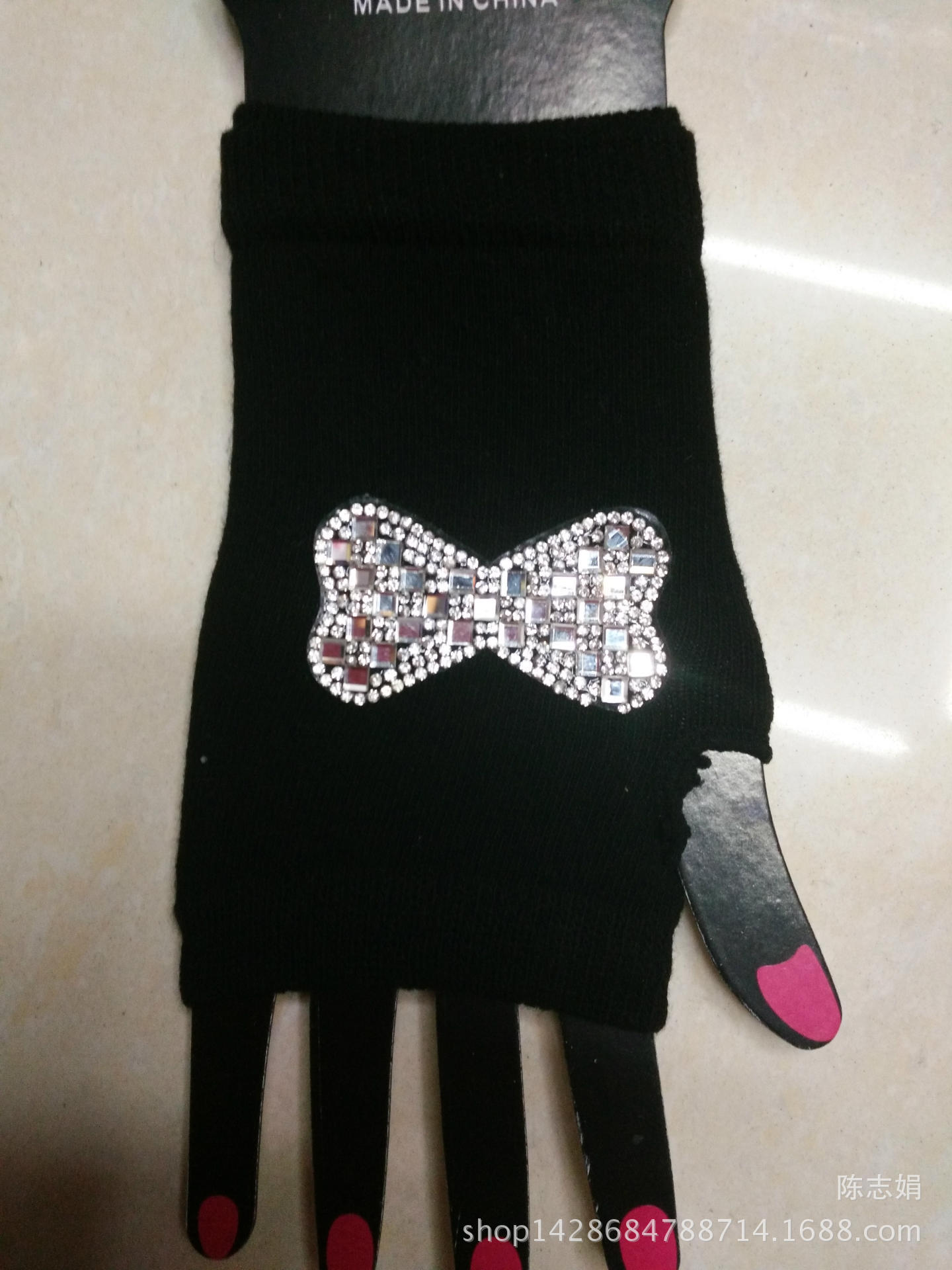 2018 new cool water drill rivet student open-finger sailor dance gloves five-coded star half-finger knitted gloves