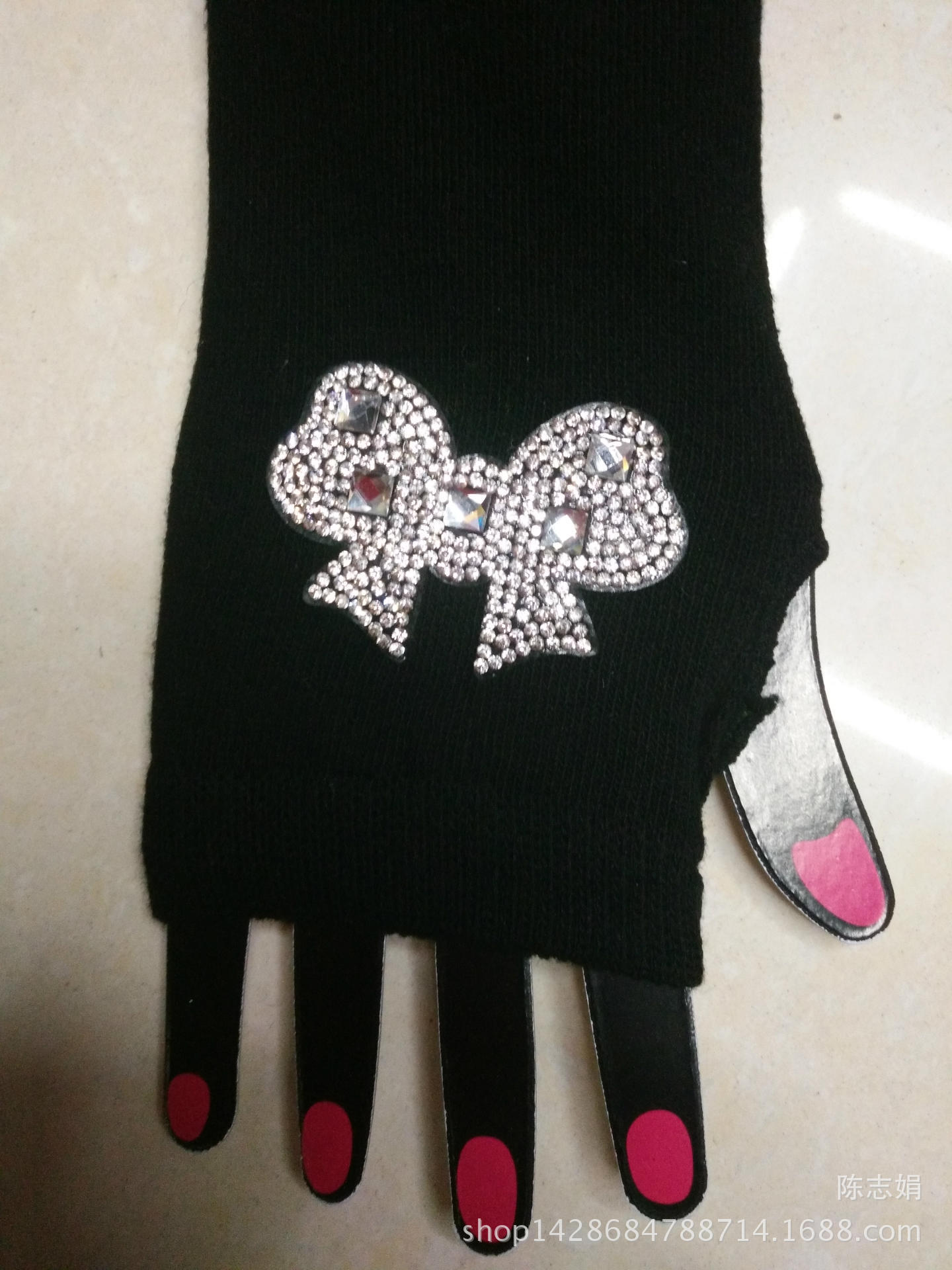 2018 new cool water drill rivet student open-finger sailor dance gloves five-coded star half-finger knitted gloves