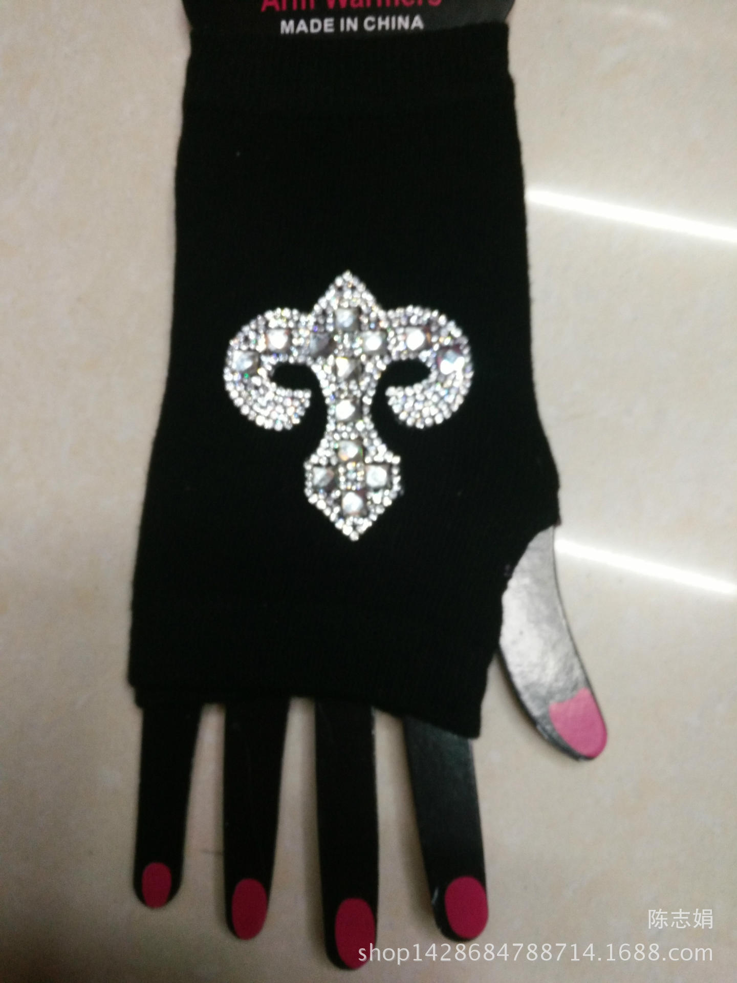 2018 new cool water drill rivet student open-finger sailor dance gloves five-coded star half-finger knitted gloves