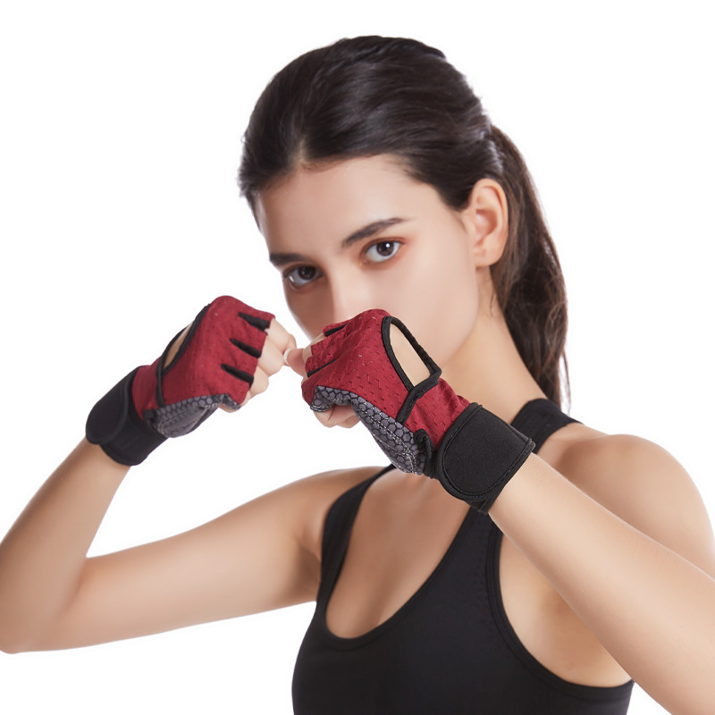 Half-Finger Fitness Gloves Outdoor Sports Sweat-Absorbent Training Hand Guard Cycling Weightlifting Yoga Gloves Fingerless Protective Gear Wholesale