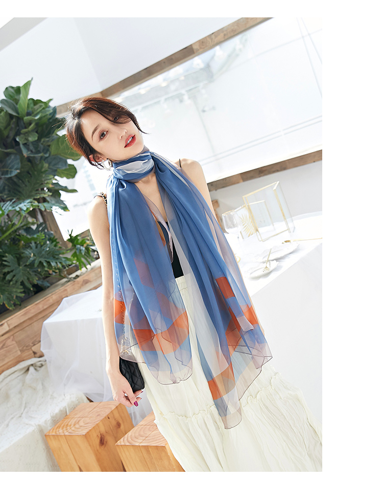 The Korean version of gauze scarf with scarf gradient long beach towel sunscreen scarf shawl dual-use women The Korean version of gauze scarf with scarf gradient long beach towel sunscreen scarf shawl dual-use women