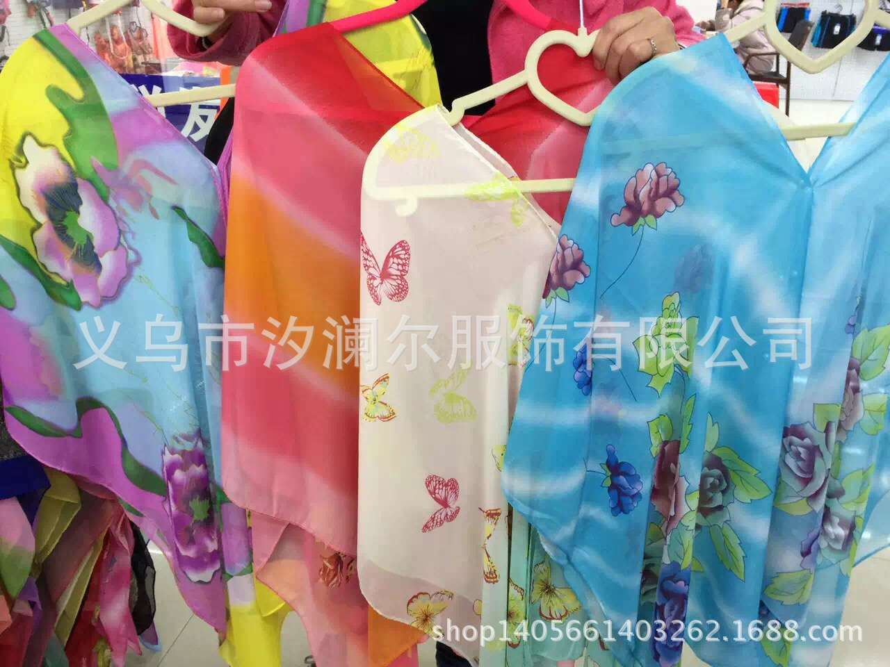 Pearl buckle shawl beach towel vintage beach shawl chiffon radiant clothing multi-color supply manufacturers direct wholesale Pearl buckle shawl beach towel vintage beach shawl chiffon radiant clothing multi-color supply manufacturers direct wholesale