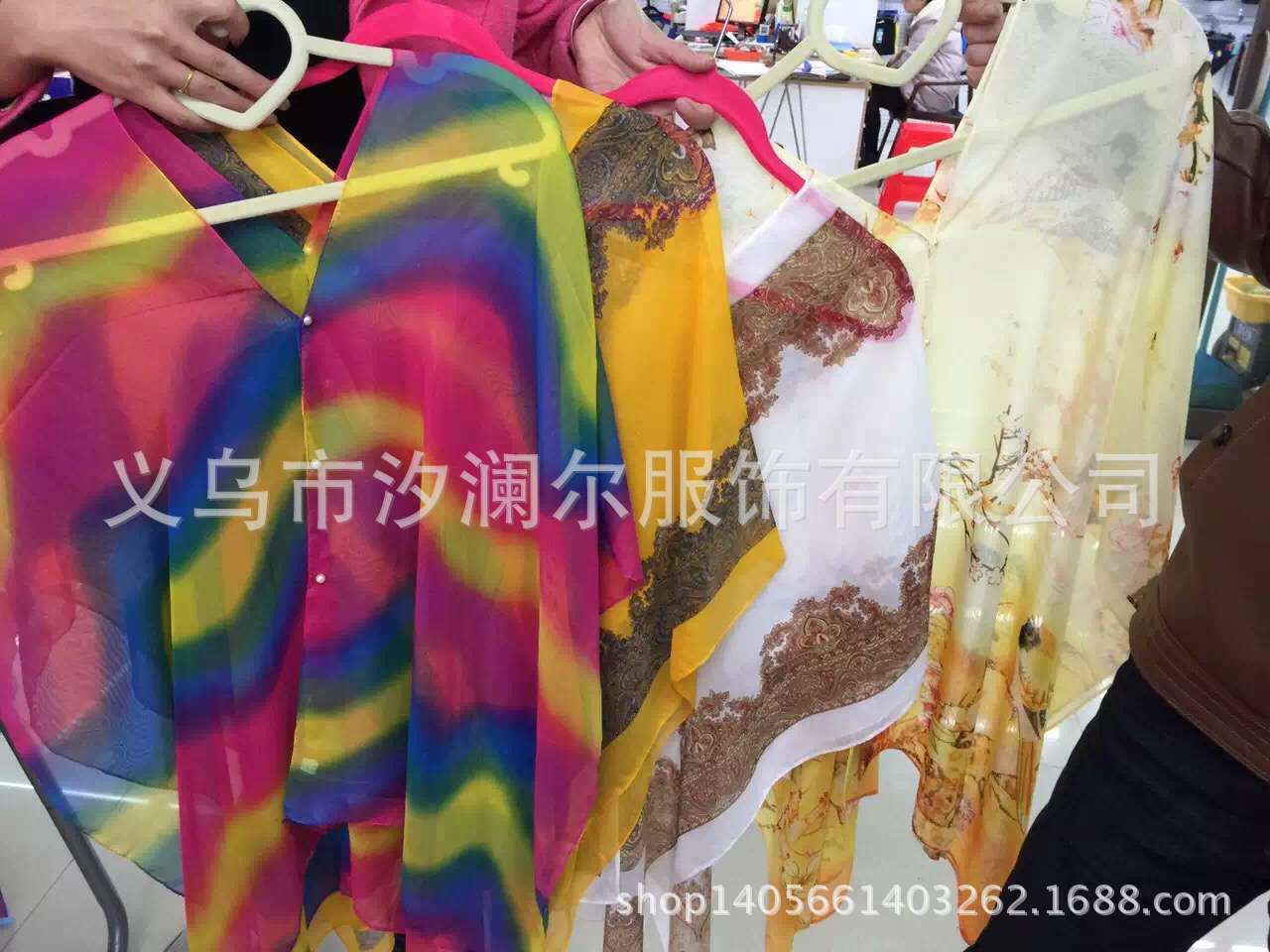 Pearl buckle shawl beach towel vintage beach shawl chiffon radiant clothing multi-color supply manufacturers direct wholesale Pearl buckle shawl beach towel vintage beach shawl chiffon radiant clothing multi-color supply manufacturers direct wholesale
