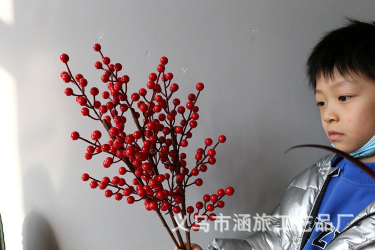 Simulation Single Hollyberry Christmas Flower Arrangement Accessories Wedding Scene Matching Creative Red Fire Single Branch Flower Foam Chinese Hawthorn Simulation Single Hollyberry Christmas Flower Arrangement Accessories Wedding Scene Matching Creative Red Fire Single Branch Flower Foam Chinese Hawthorn