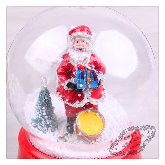 Electric spray snowflake music box of snowball Santa Claus crystal ball rotation Electric spray snowflake music box of snowball Santa Claus crystal ball rotation