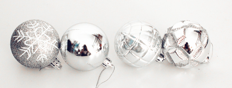 Colored Drawing Ball Shaped Ball 6cm Christmas Ball 24 Pack Christmas Ornaments Pendant Electroplated Decoration Ball Colored Drawing Ball Shaped Ball 6cm Christmas Ball 24 Pack Christmas Ornaments Pendant Electroplated Decoration Ball