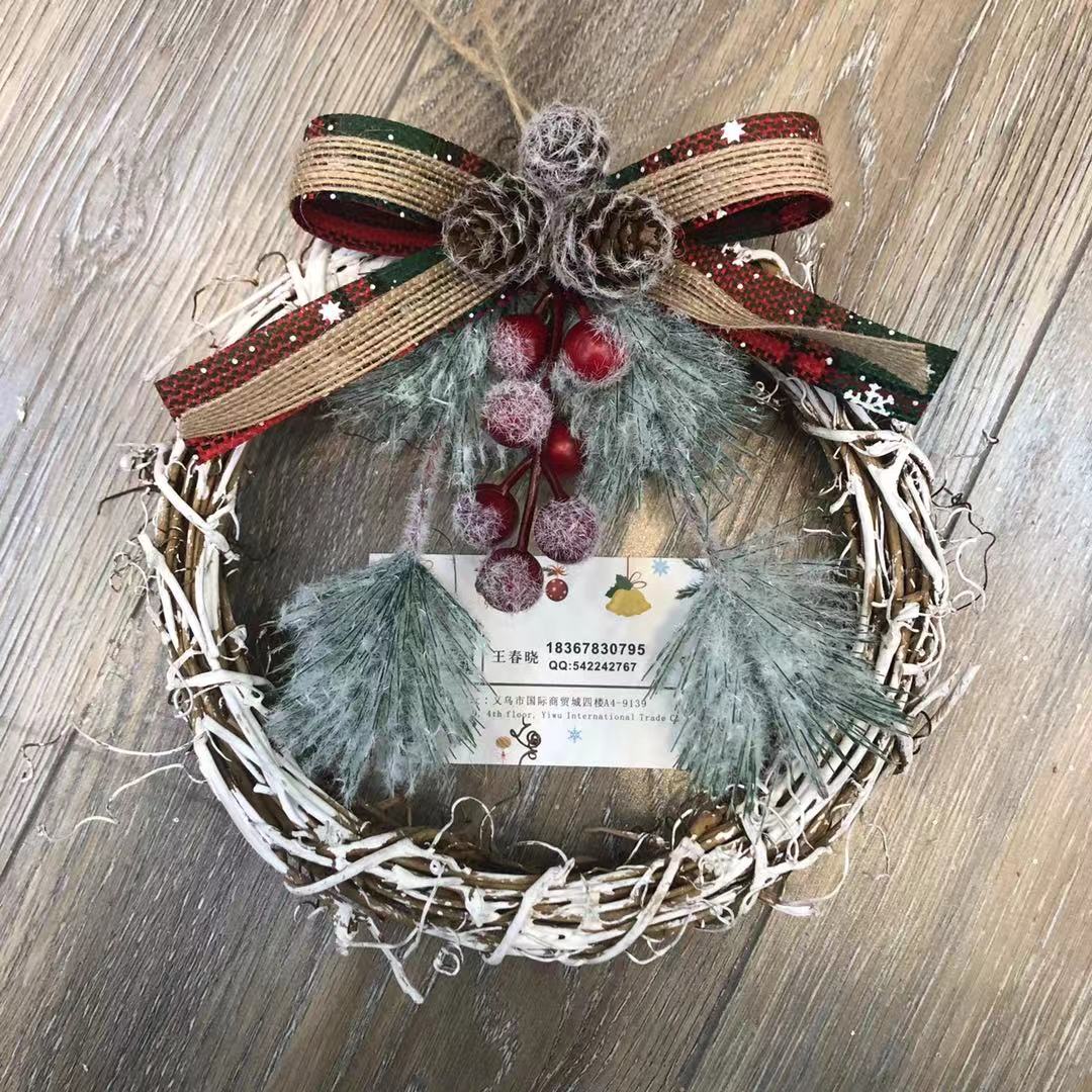 There is a Christmas tree tree hanging Christmas tree circle supplies display There is a Christmas tree tree hanging Christmas tree circle supplies display