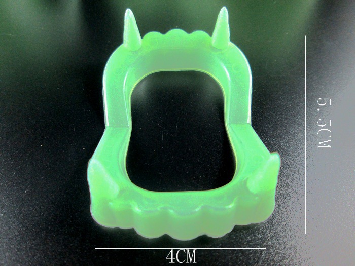 April Fool&#039;s Day Whole Body Toy Halloween Props Supplies Horror Vampire Luminous Dentures Scare Toys
