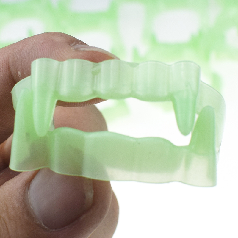 April Fool's Day Whole Body Toy Halloween Props Supplies Horror Vampire Luminous Dentures Scare Toys April Fool's Day Whole Body Toy Halloween Props Supplies Horror Vampire Luminous Dentures Scare Toys