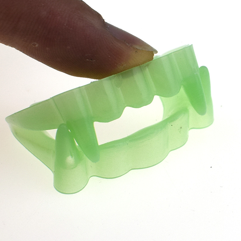 April Fool's Day Whole Body Toy Halloween Props Supplies Horror Vampire Luminous Dentures Scare Toys April Fool's Day Whole Body Toy Halloween Props Supplies Horror Vampire Luminous Dentures Scare Toys
