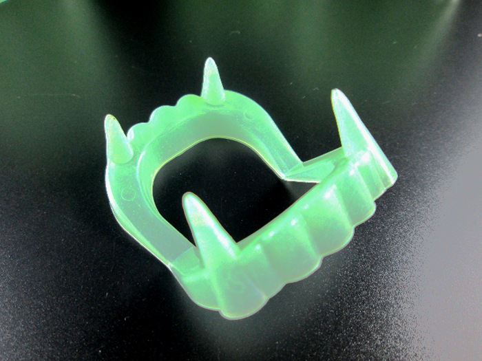 April Fool's Day Whole Body Toy Halloween Props Supplies Horror Vampire Luminous Dentures Scare Toys April Fool's Day Whole Body Toy Halloween Props Supplies Horror Vampire Luminous Dentures Scare Toys