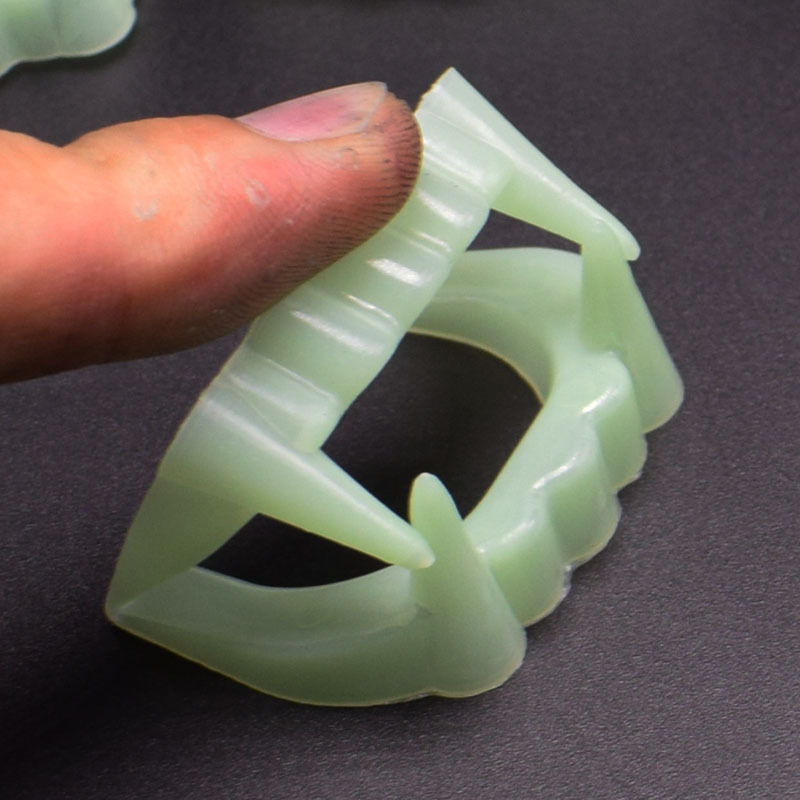 April Fool's Day Whole Body Toy Halloween Props Supplies Horror Vampire Luminous Dentures Scare Toys April Fool's Day Whole Body Toy Halloween Props Supplies Horror Vampire Luminous Dentures Scare Toys