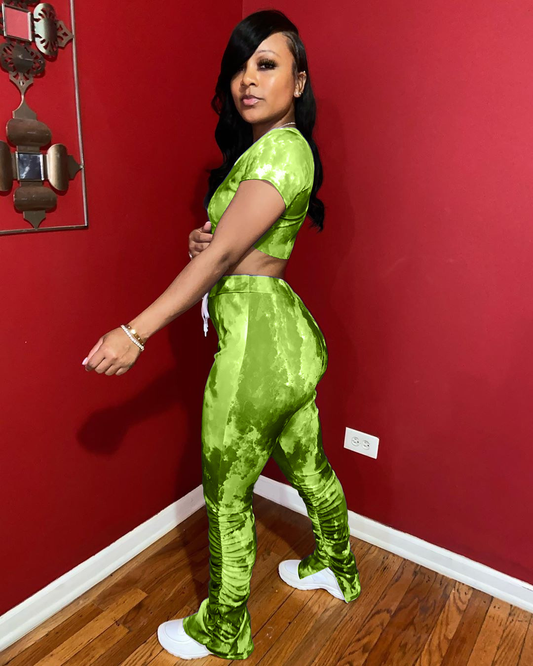 A3193 New European and American women's tie-dye fashion pleated slit Micro trumpet sports suit (including mask) A3193 New European and American women's tie-dye fashion pleated slit Micro trumpet sports suit (including mask)