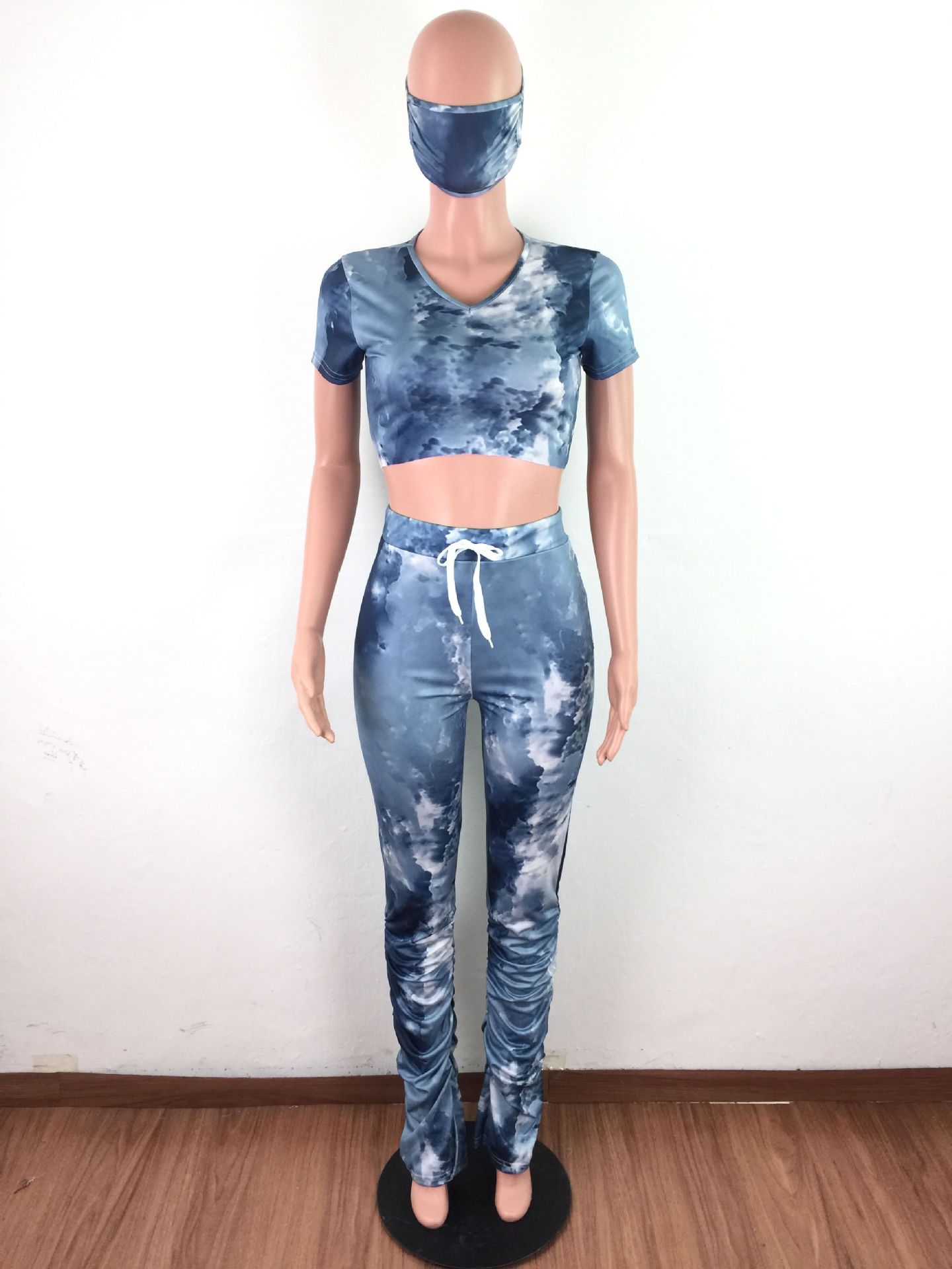 A3193 New European and American women's tie-dye fashion pleated slit Micro trumpet sports suit (including mask) A3193 New European and American women's tie-dye fashion pleated slit Micro trumpet sports suit (including mask)