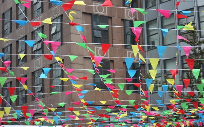 Wholesale medium color edge triangle string string flag flag