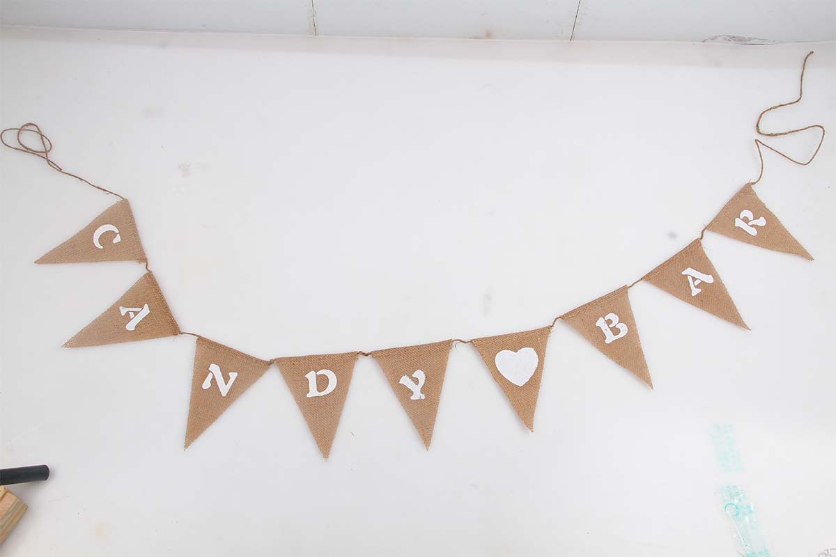 Love linen triangle flag Christmas flag creative party Christmas flag linen triangle candy bar