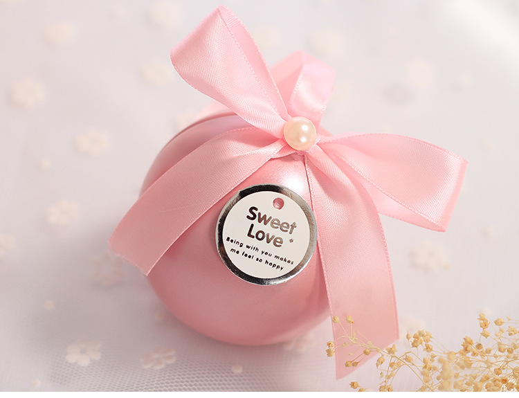 The new candy box creative heart of the marriage married romantic Korean gift box tinplate candy box The new candy box creative heart of the marriage married romantic Korean gift box tinplate candy box