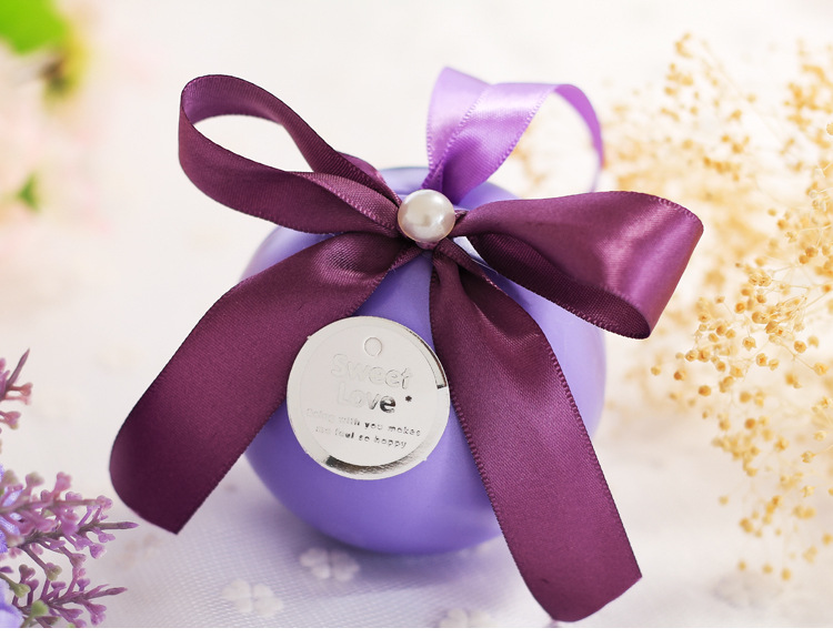 The new candy box creative heart of the marriage married romantic Korean gift box tinplate candy box The new candy box creative heart of the marriage married romantic Korean gift box tinplate candy box