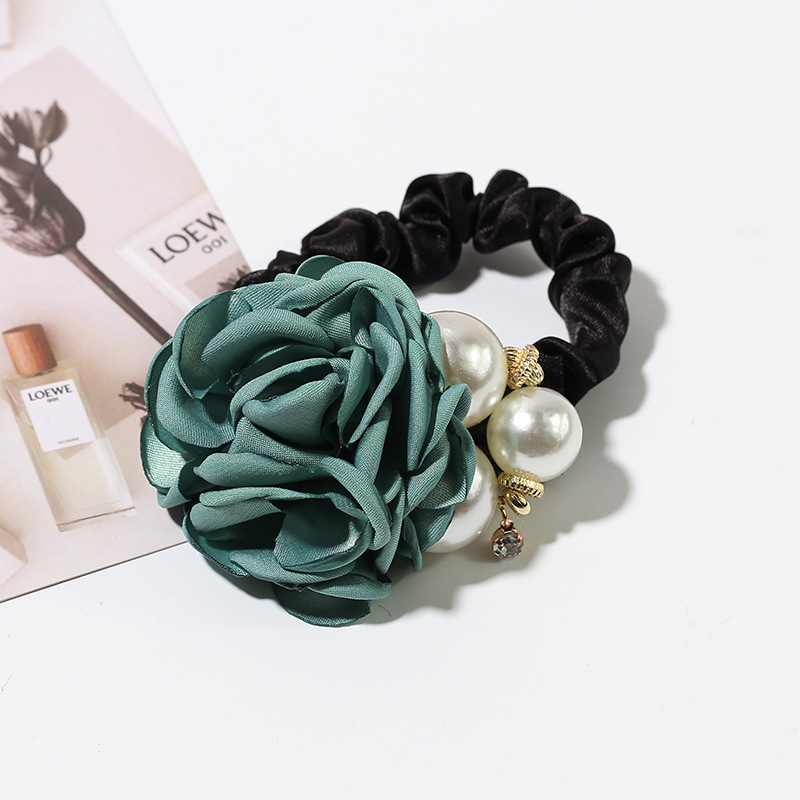 Korean version of fashion hair decoration large pearl rose flowers hair circle camellia hair rope headdress inlaid with Korean version of fashion hair decoration large pearl rose flowers hair circle camellia hair rope headdress inlaid with