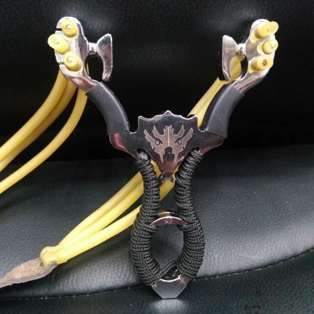 Composite Wolverine Wolverine slingshot slingshot 3 card traditional Wolverine Yiwu purchase wholesale slingshot