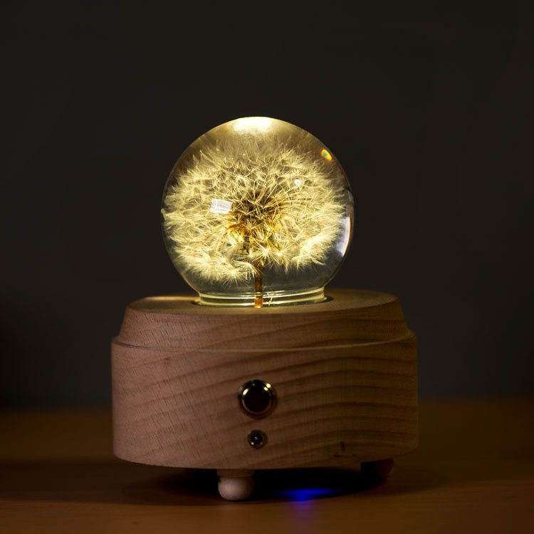 Carousel crystal ball music box INS imported beech crystal with light music box valentine&#039;s day gift