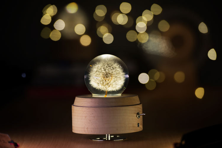 Carousel crystal ball music box INS imported beech crystal with light music box valentine's day gift Carousel crystal ball music box INS imported beech crystal with light music box valentine's day gift