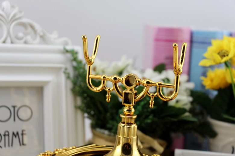 Yl2031 Heart-Shaped Telephone Music Box Creative Eight-Tone Jewelry Box Home Decoration Gift One Piece Dropshipping Yl2031 Heart-Shaped Telephone Music Box Creative Eight-Tone Jewelry Box Home Decoration Gift One Piece Dropshipping