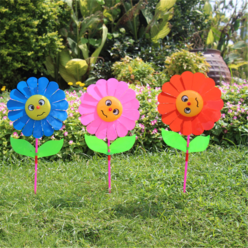 Factory Direct Sales Children's Smiley Windmill Traditional Nostalgic Toy Cartoon Windmill Park Stall Hot Sale Wholesale Factory Direct Sales Children's Smiley Windmill Traditional Nostalgic Toy Cartoon Windmill Park Stall Hot Sale Wholesale