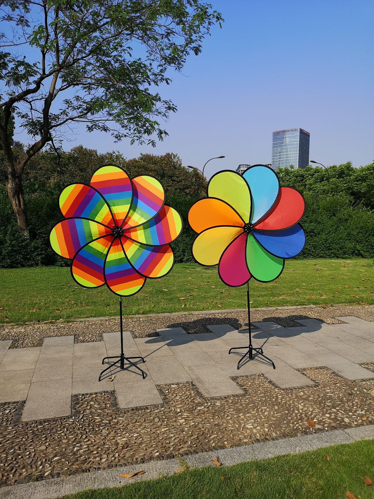 Manufacturers Outdoor Large Decorating Windmill Decoration Large Windmill Large Windmill Outdoor Oxford Cloth Garden Garbage Bag Manufacturers Outdoor Large Decorating Windmill Decoration Large Windmill Large Windmill Outdoor Oxford Cloth Garden Garbage Bag