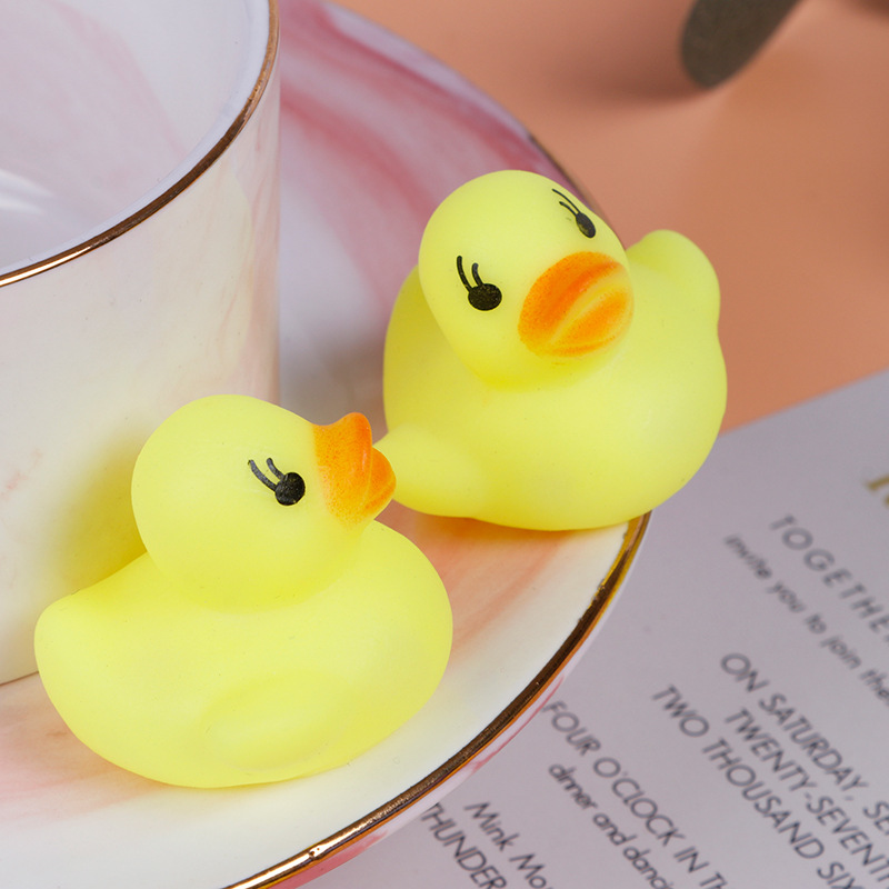 Water Playing Small Yellow Duck Mini Bath Toys Baby Toys Little Duck Vinyl Yiwu Children&#039;s Toys Wholesale