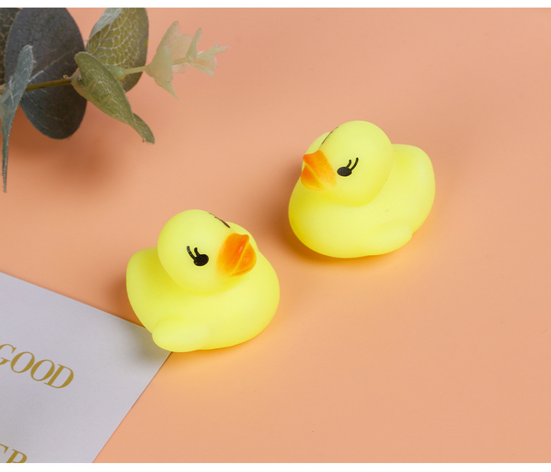 Water Playing Small Yellow Duck Mini Bath Toys Baby Toys Little Duck Vinyl Yiwu Children's Toys Wholesale