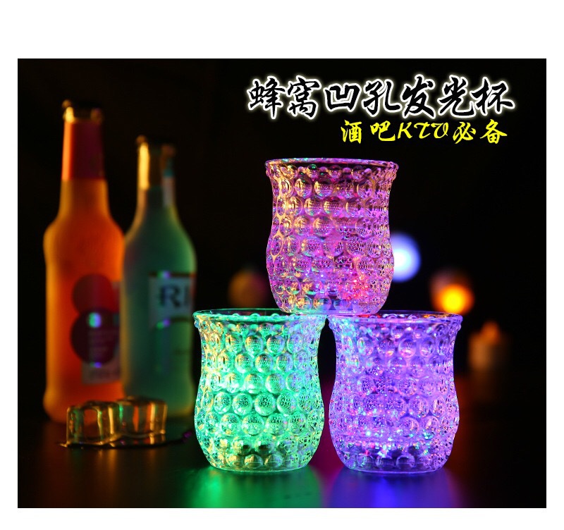 Induction Pineapple Cup into the Water Is Bright Luminous Cup LED Flash Cup Luminous Cup Bar Party Supplies Stall Wholesale