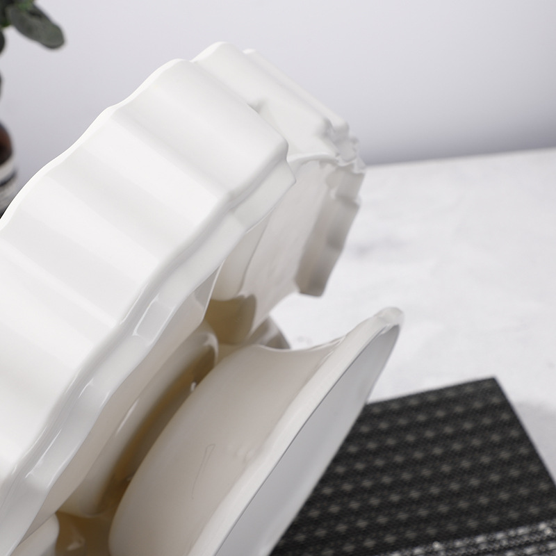 Manufacturers direct Imitation porcelain candy tray dry fruit tray divided into small fruit tray creative European living room fruit tray