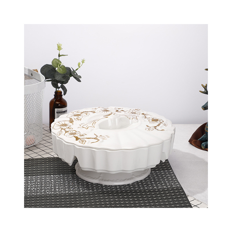 Manufacturers direct Imitation porcelain candy tray dry fruit tray divided into small fruit tray creative European living room fruit tray