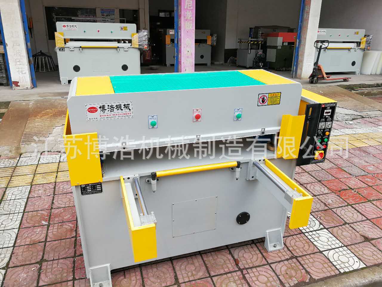 Manufacturers sell 90% of the new second-hand precision four-column hydraulic blanking machine punch double-sided precision hydraulic cutting machine