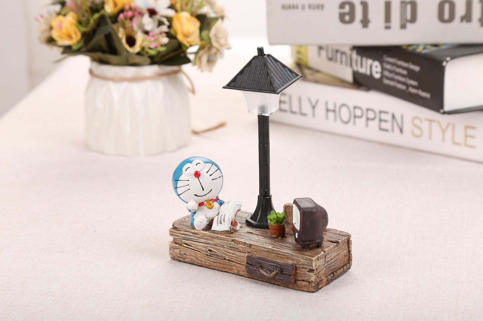 Imported arts and crafts Small Night Lamp Piggy Bank Garage Kits Ornaments Resin Crafts Birthday Gift Imported arts and crafts Small Night Lamp Piggy Bank Garage Kits Ornaments Resin Crafts Birthday Gift