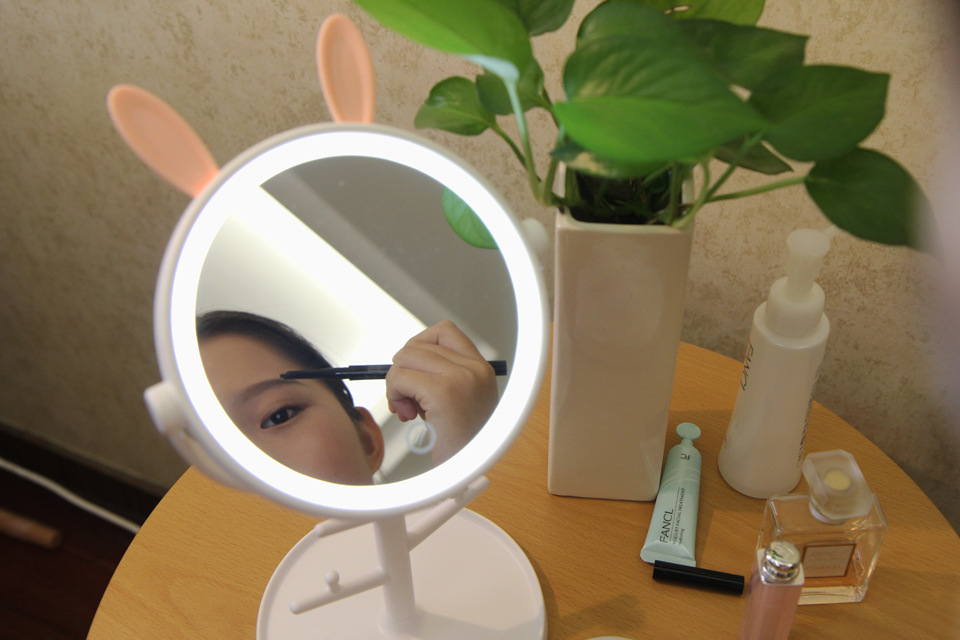Creative Desktop Storage Led Make-up Mirror Rabbit Ears USB Charging Touch Dressing Mirror Desktop Beauty Mirror with Light Creative Desktop Storage Led Make-up Mirror Rabbit Ears USB Charging Touch Dressing Mirror Desktop Beauty Mirror with Light