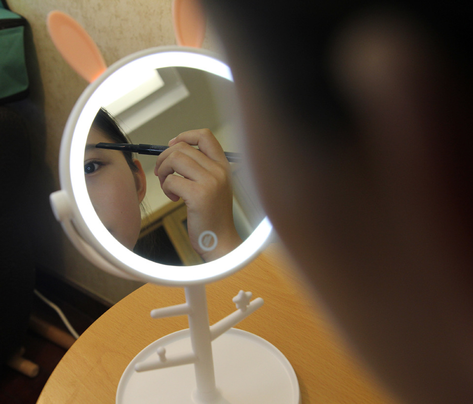 Creative Desktop Storage Led Make-up Mirror Rabbit Ears USB Charging Touch Dressing Mirror Desktop Beauty Mirror with Light Creative Desktop Storage Led Make-up Mirror Rabbit Ears USB Charging Touch Dressing Mirror Desktop Beauty Mirror with Light